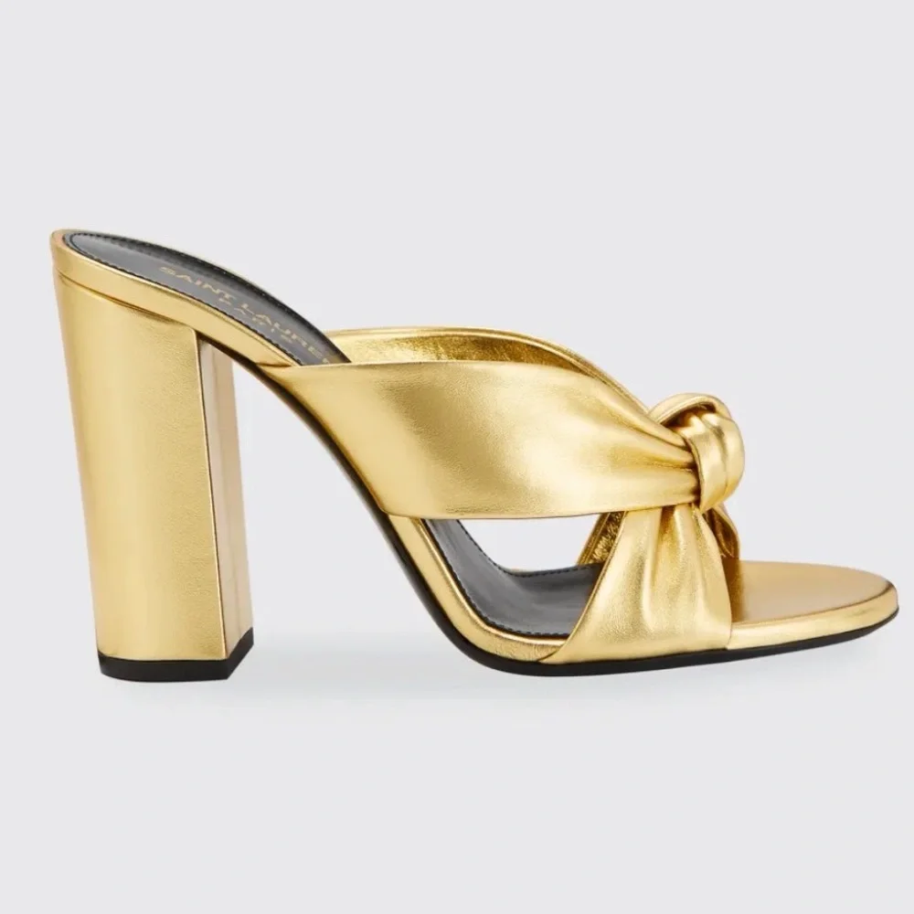 Saint Laurent Loulou 100mm
Metallic Leather Mule Sandals - Picture 2 of 8